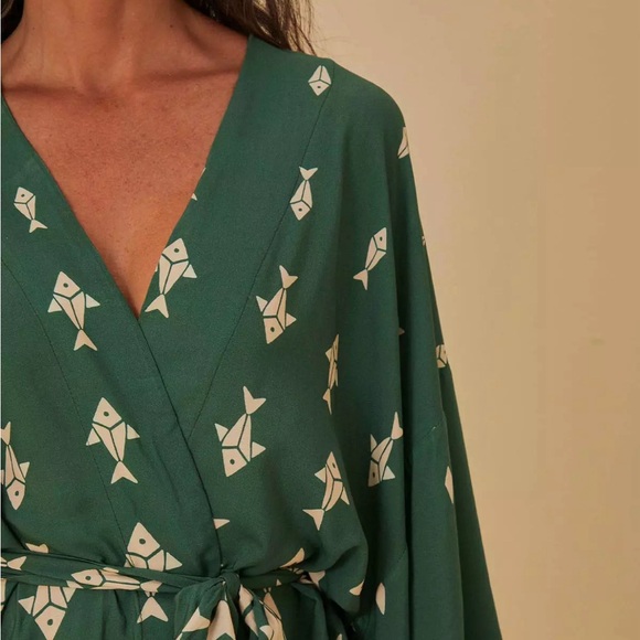 Farm Rio Fish Design flowy Kimono top - Picture 5 of 10